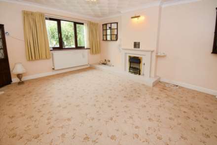 Curwell Close, Spital, Image 7