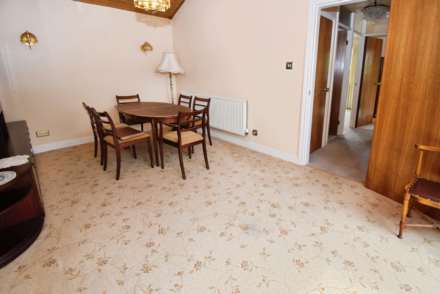 Curwell Close, Spital, Image 8