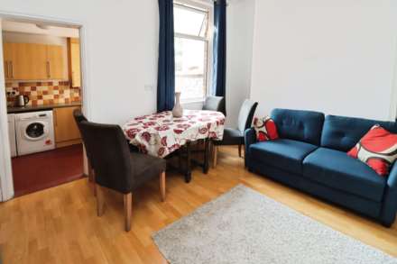 Trafalgar Drive, Bebington, Image 4