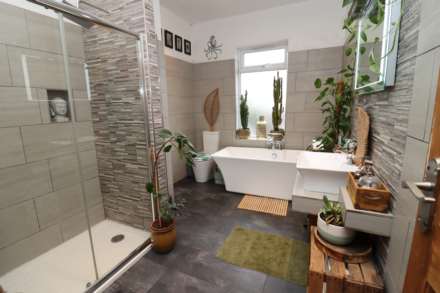 Eastham Rake, Bromborough, Image 11