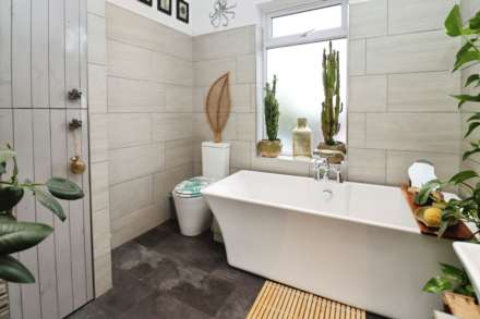 Eastham Rake, Bromborough, Image 33