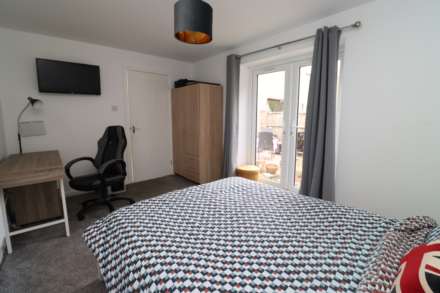 Carlton Close, Parkgate, Image 21