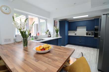 Carlton Close, Parkgate, Image 3