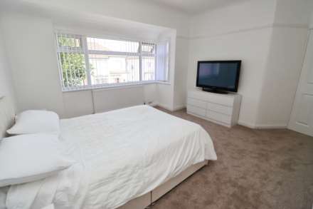 Lynton Drive, Bebington, Image 20