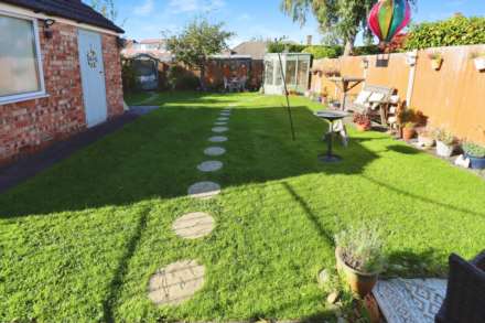 Teehey Gardens, Bebington, Image 17