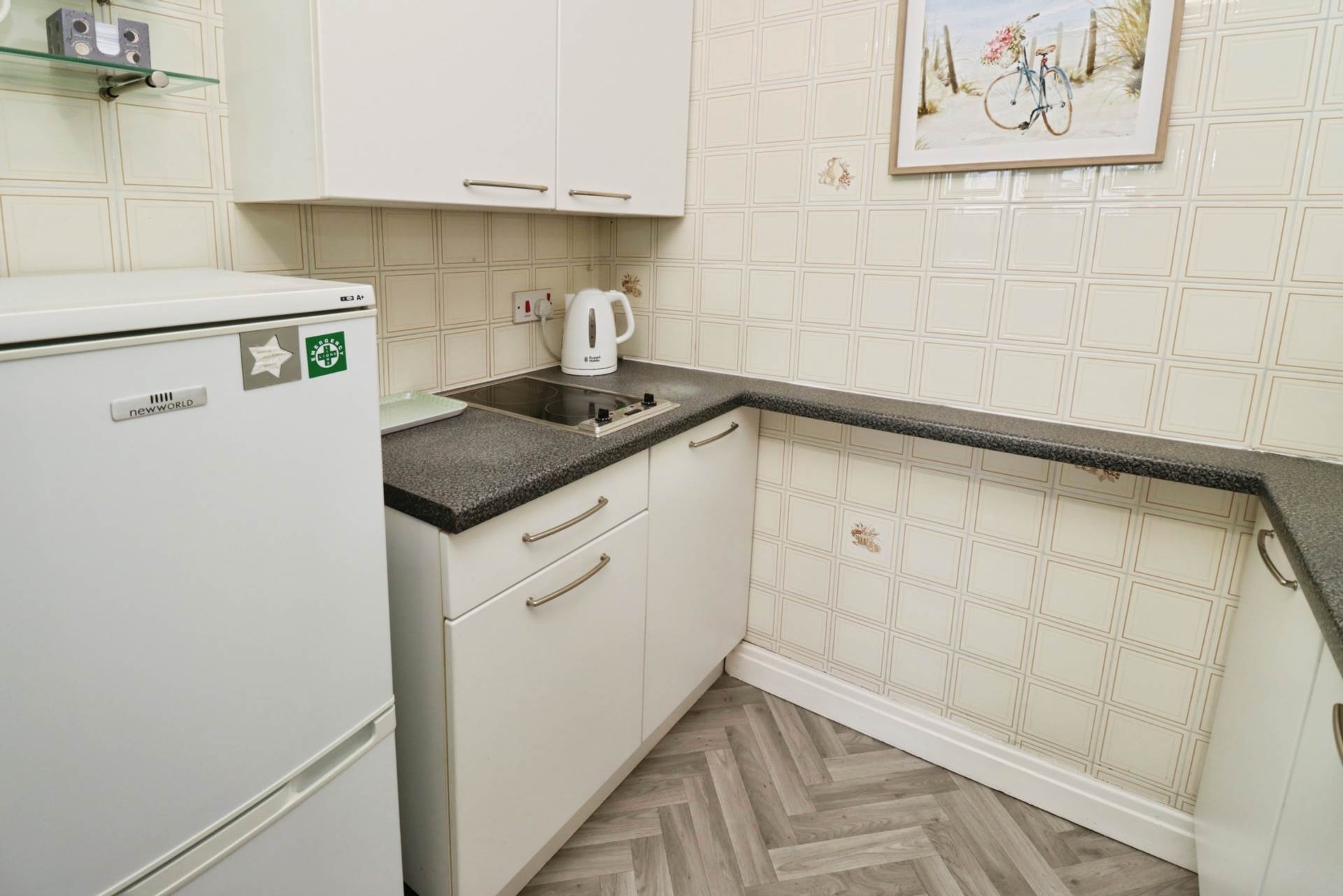 Hesslewell Court, Heswall, Image 13