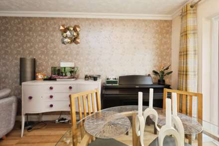 Orston Crescent, Spital, Image 3