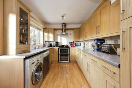 Orston Crescent, Spital, Image 4