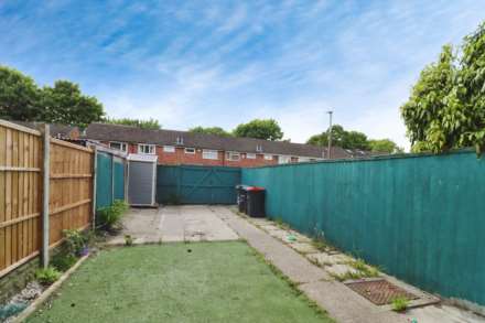 Baildon Green, Little Sutton, Image 14