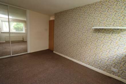 Baildon Green, Little Sutton, Image 17