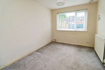 Baildon Green, Little Sutton, Image 3