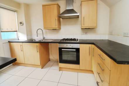 Baildon Green, Little Sutton, Image 6