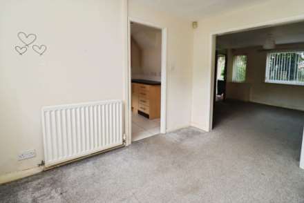 Baildon Green, Little Sutton, Image 7