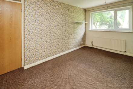 Baildon Green, Little Sutton, Image 9
