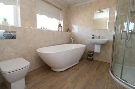 Gorsefield Avenue, Bromborough, Image 14