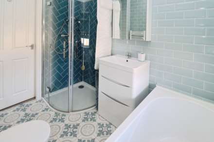 Elgar Avenue, Eastham, Image 19