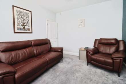 Elgar Avenue, Eastham, Image 4