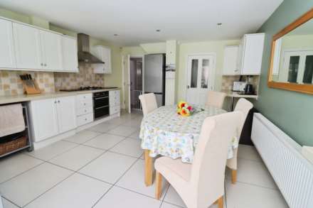 Elgar Avenue, Eastham, Image 9
