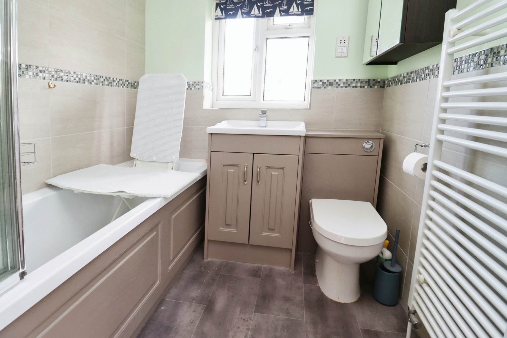 Dearnford Avenue, Bromborough, Image 19