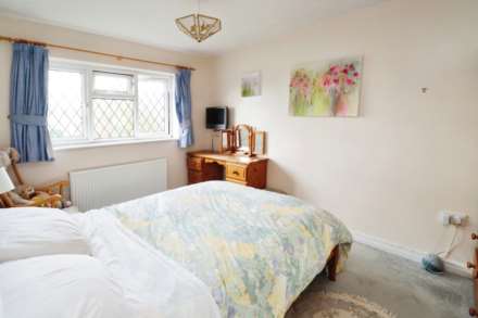 Dearnford Avenue, Bromborough, Image 15