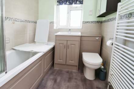 Dearnford Avenue, Bromborough, Image 19