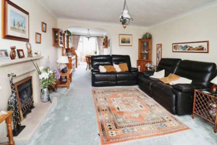 Dearnford Avenue, Bromborough, Image 4