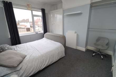 Heather Dene, Bromborough, Image 15