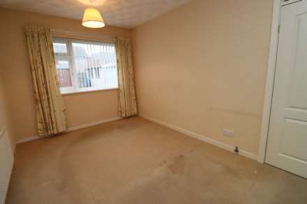 Selkirk Avenue, Eastham, Image 12