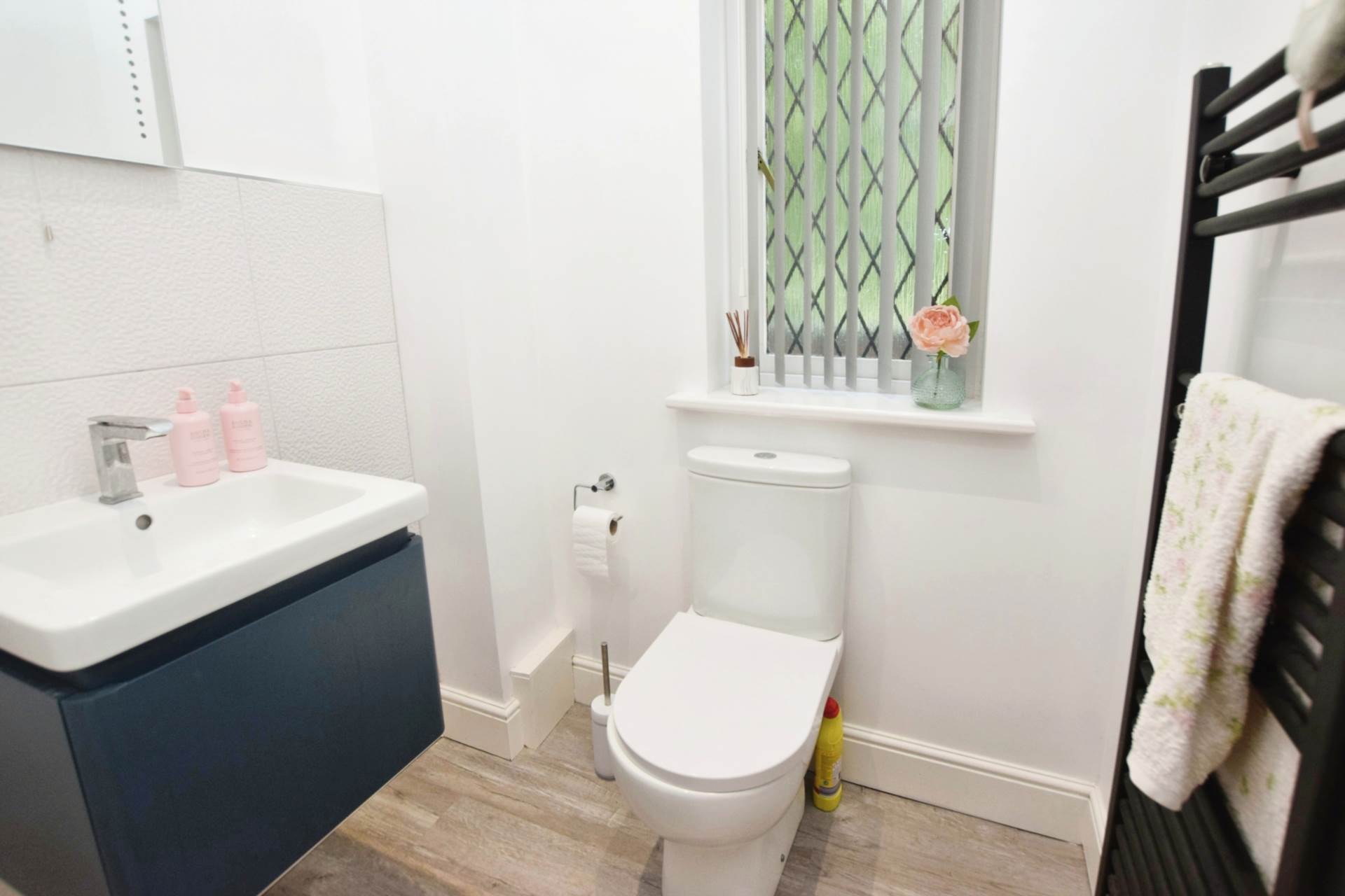Dibbinsdale Road, Bromborough, Image 18
