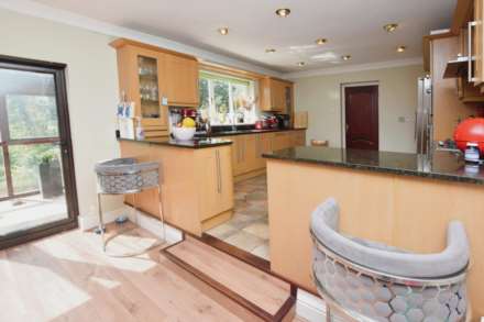 Dibbinsdale Road, Bromborough, Image 22