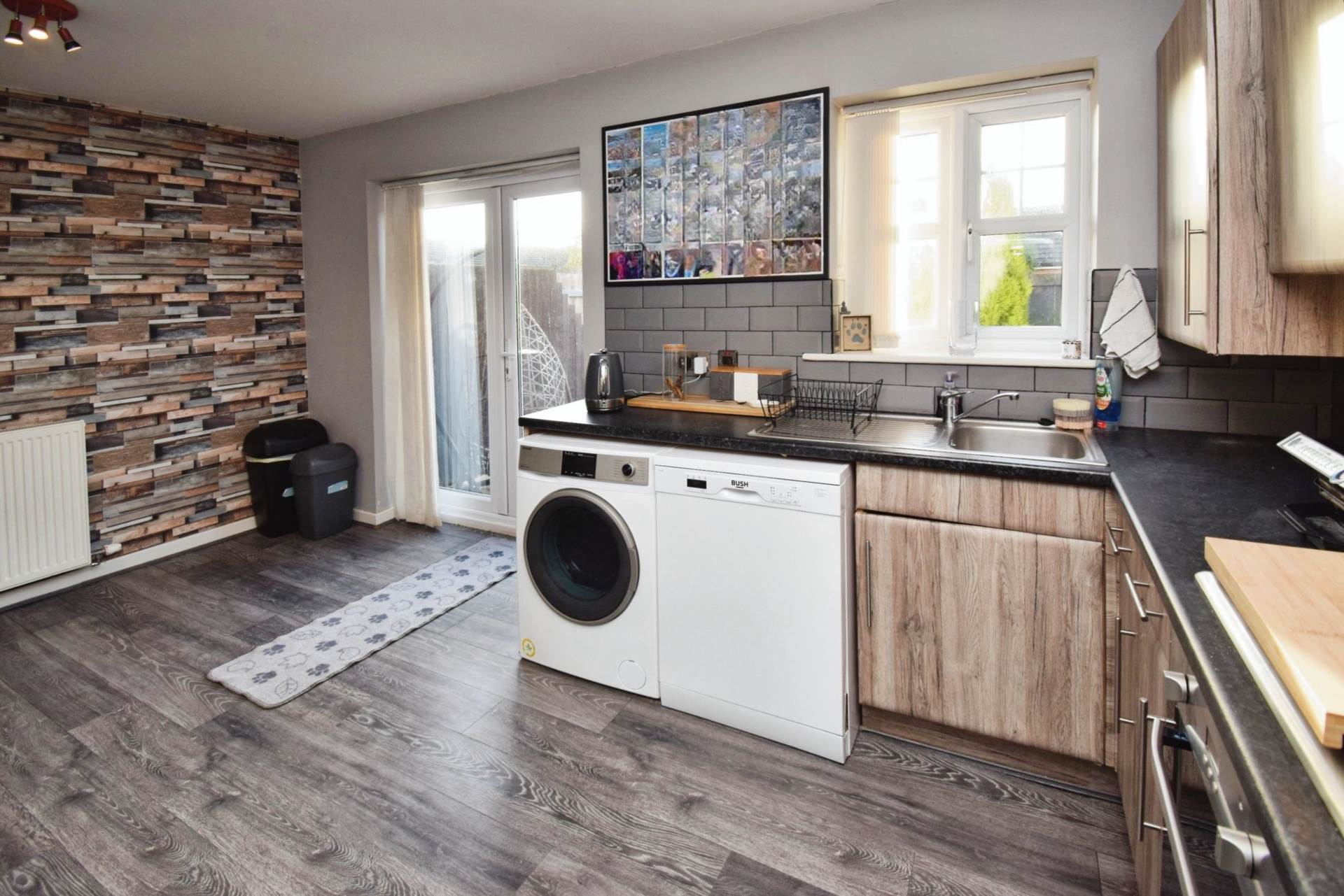 Hutchinson Close, Beechwood, Image 3