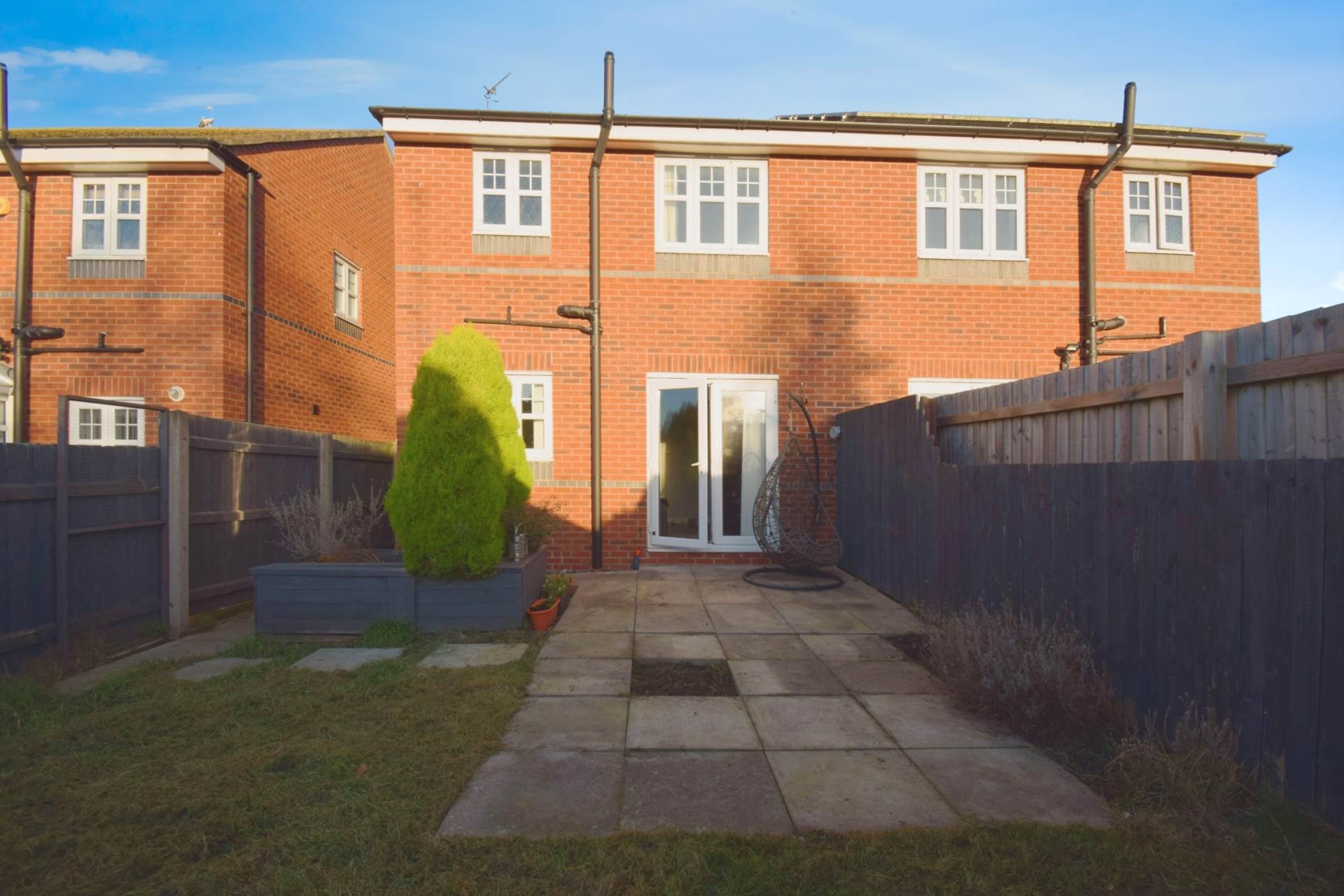 Hutchinson Close, Beechwood, Image 4