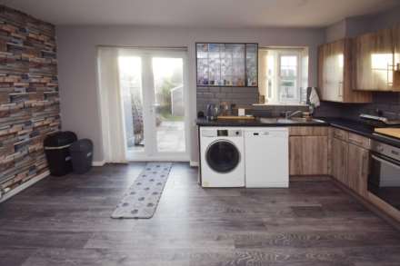 Hutchinson Close, Beechwood, Image 10