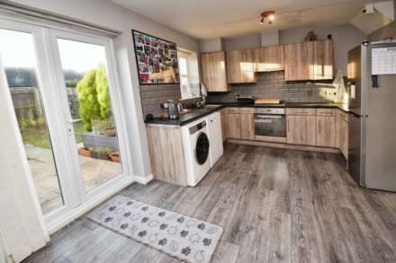 Hutchinson Close, Beechwood, Image 11