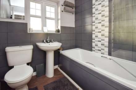 Hutchinson Close, Beechwood, Image 20
