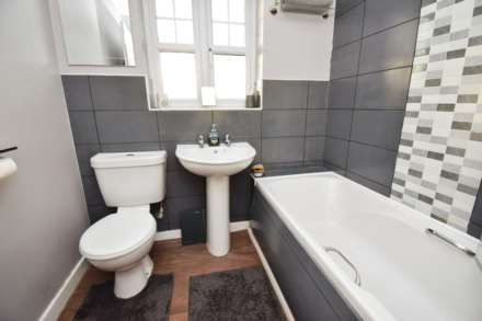 Hutchinson Close, Beechwood, Image 21