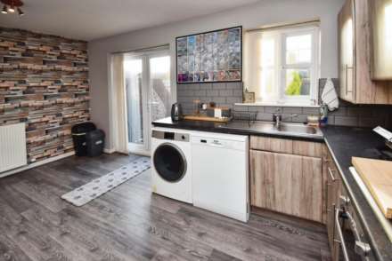 Hutchinson Close, Beechwood, Image 3