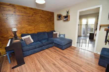 Hutchinson Close, Beechwood, Image 9