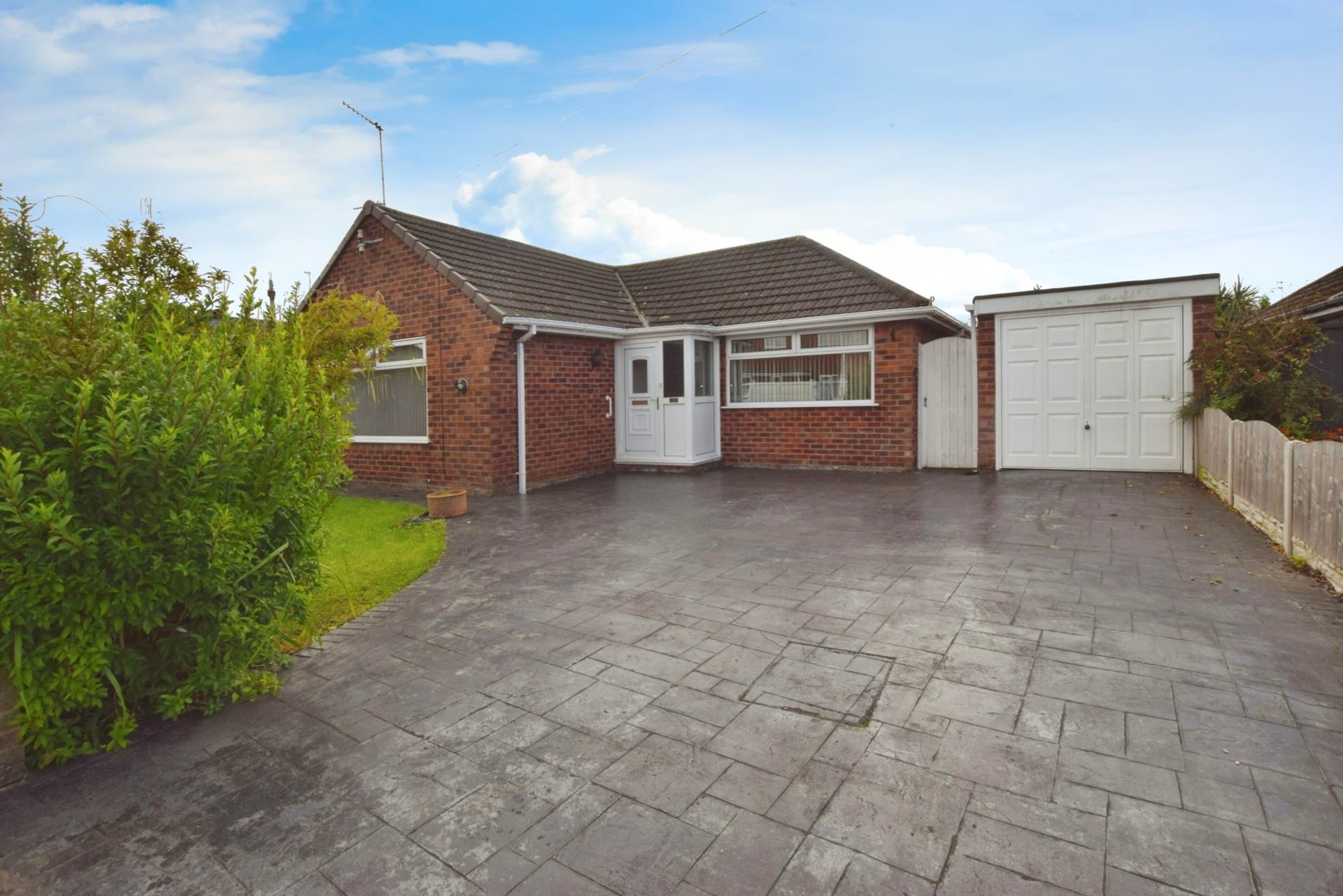 Bruce Crescent, Bromborough, Image 1