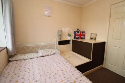 Clifton Avenue, Eatham, Image 13