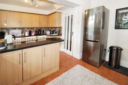 Queensbury Avenue, Bromborough, Image 11