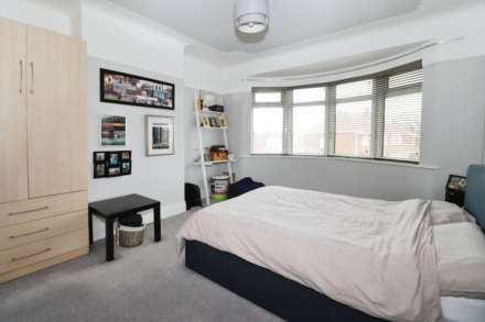 Queensbury Avenue, Bromborough, Image 13