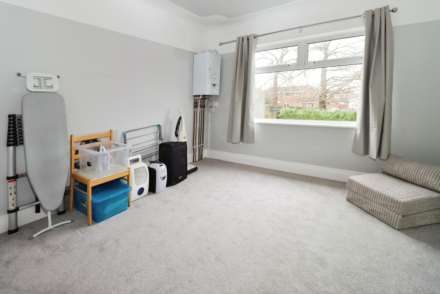 Queensbury Avenue, Bromborough, Image 16
