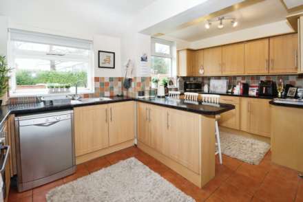 Queensbury Avenue, Bromborough, Image 3