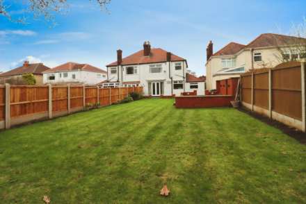 Queensbury Avenue, Bromborough, Image 4