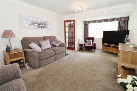Rockfarm Drive, Neston, Image 2