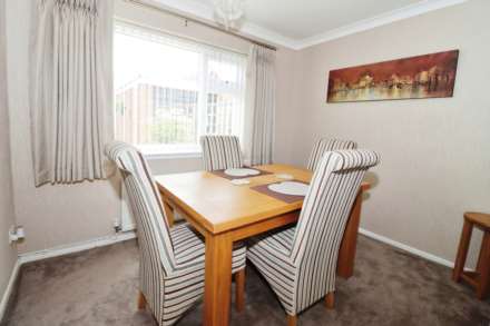 Rockfarm Drive, Neston, Image 3