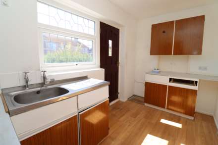 Station Road, Neston, Image 3