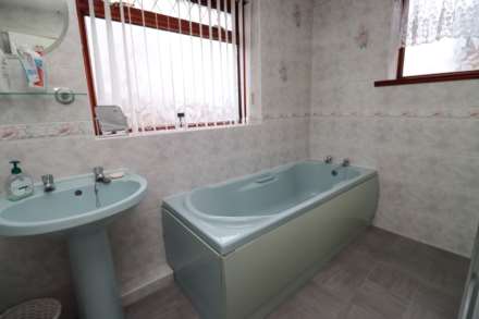 Brookhurst Avenue, Bromborough, Image 10