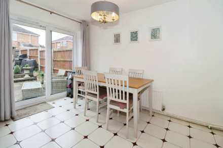 Plymyard Avenue, Bromborough, Image 11